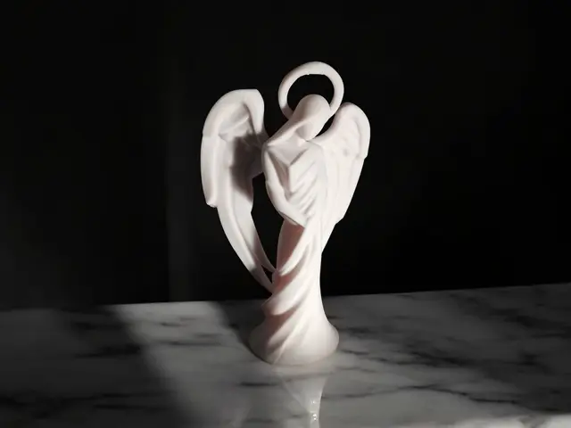 Halora – The Embrace of Light — modelo 3D