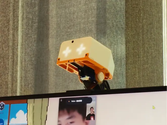 Robo: 显示屏上机器人伙伴 完全自定义 — modelo 3D