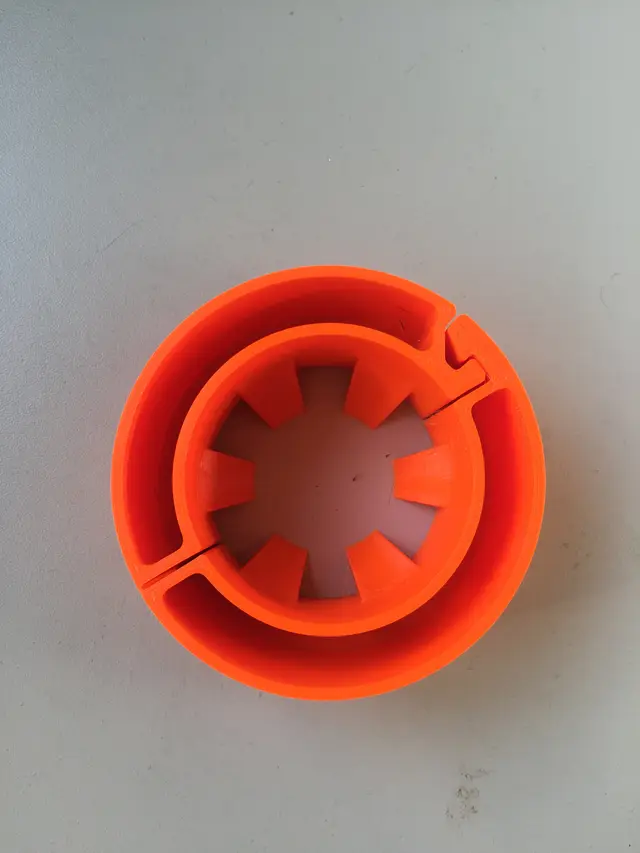 Openable Avocado Seed Floater — modelo 3D