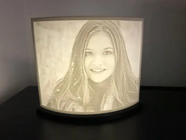 Lithophane-Ständer 5 Volt / Lithophane-Stand 5 Volt - für querliegendes Bild (Landscape) 4:3, 180 mm breit — modelo 3D