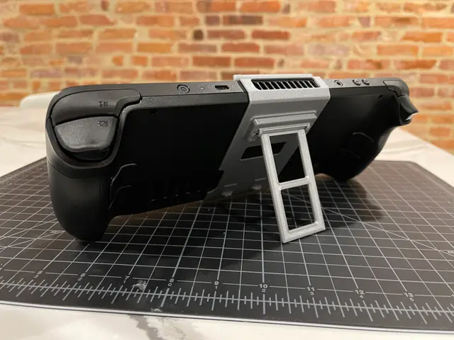 Steam Deck Clip On Stand — modelo 3D
