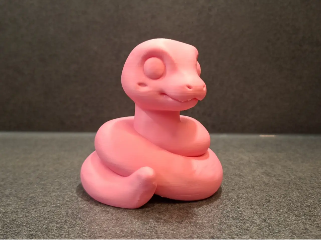 Süße aufgewickelte Schlange – Niedliche Tierfigur — modelo 3D