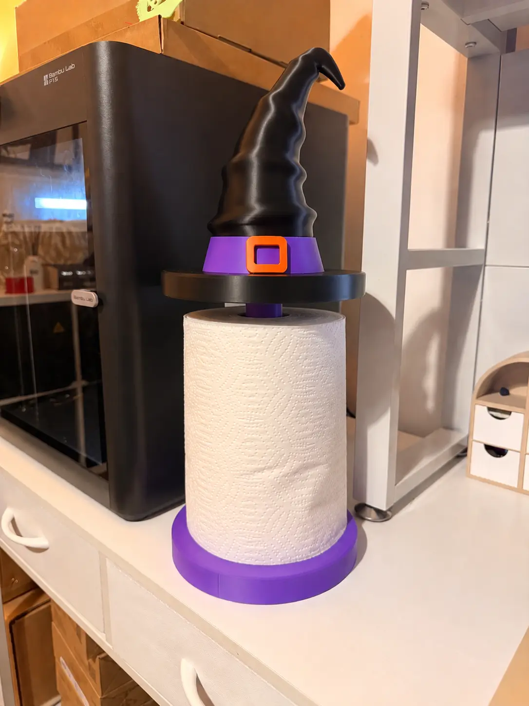 Halloween Witch Paper Towel Holder - No AMS Needed — modelo 3D