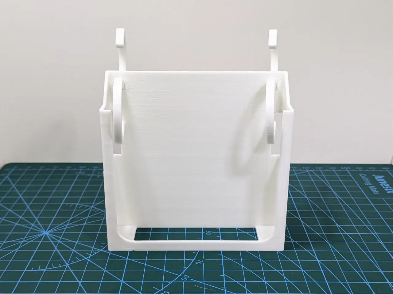 Hanging Holder for SwitchBot CO2 Meter — modelo 3D