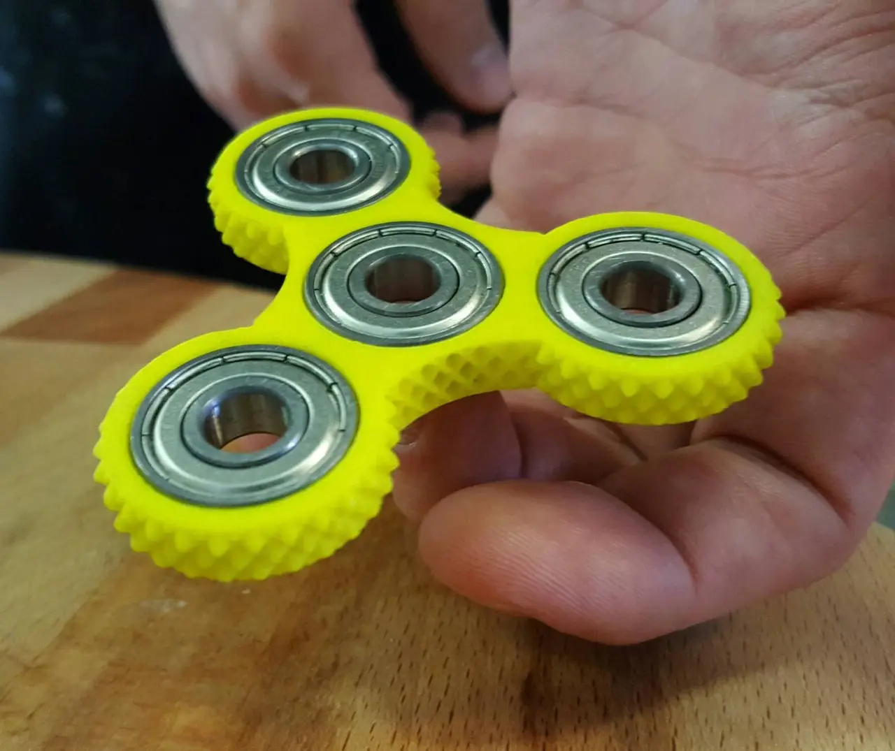 Knurled Tri-Spinner EDC Fidget Widget / Triple Bearing Spinner — modelo 3D