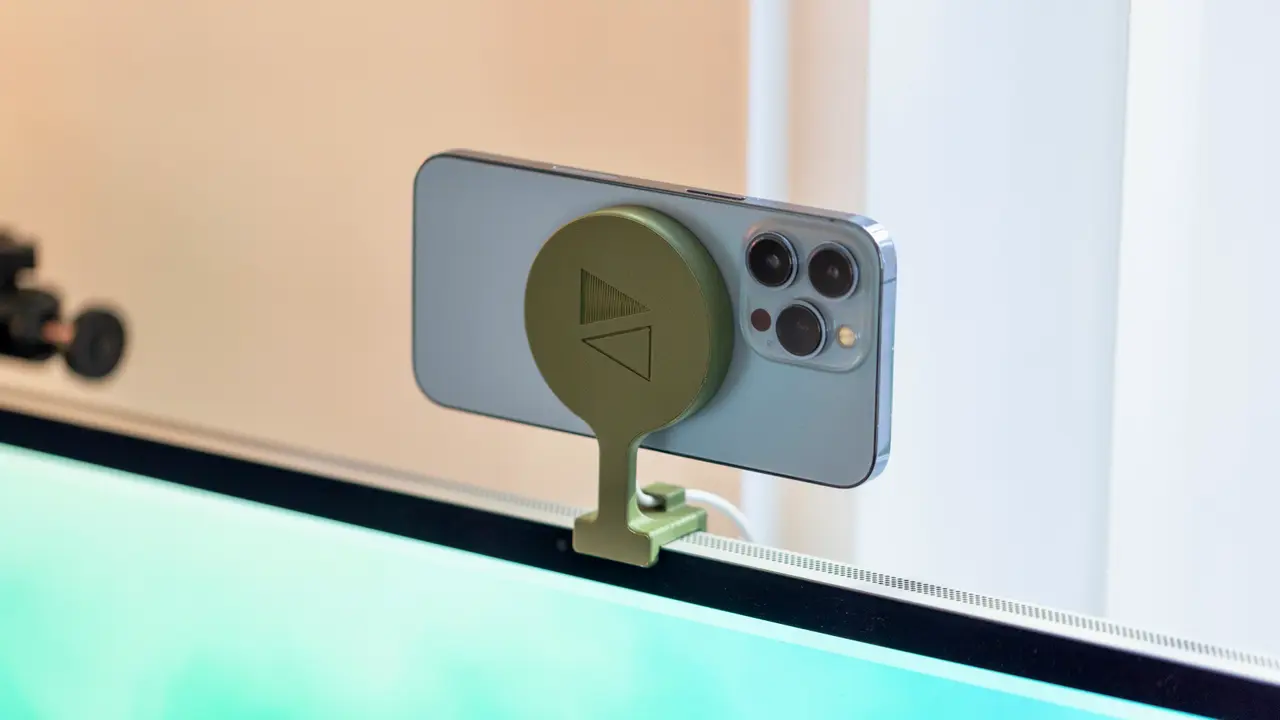 MagSafe Charger iPhone Holder for Continuity Camera in macOS Ventura and iOS 16 — modelo 3D
