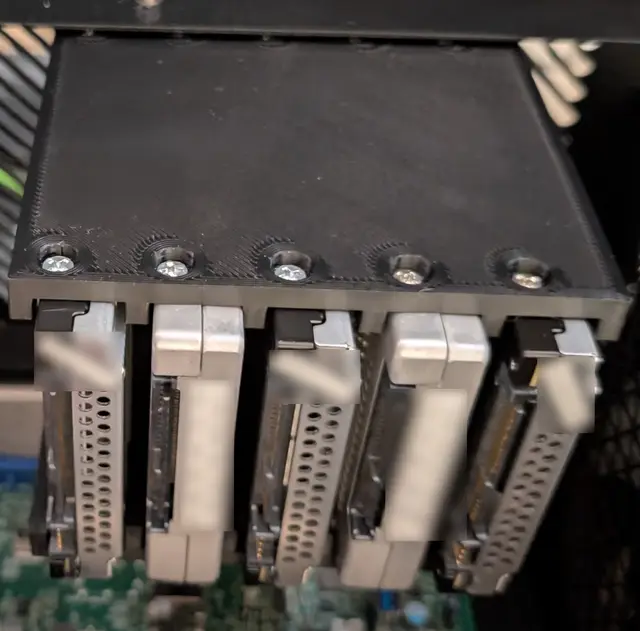 45Drives HL15 15mm SSD (U.2) Mount — modelo 3D