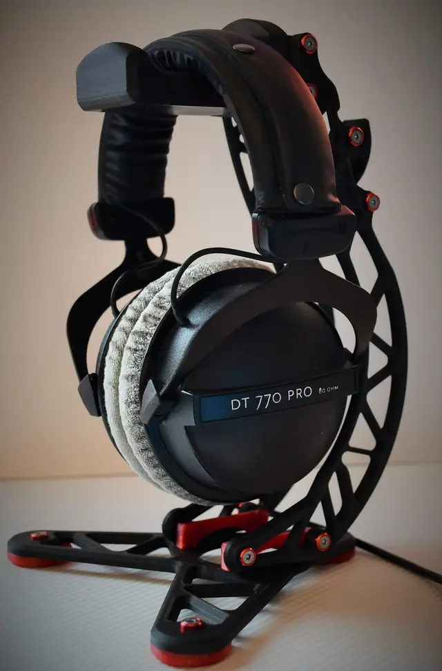 Headphone stand (setup themed) — modelo 3D