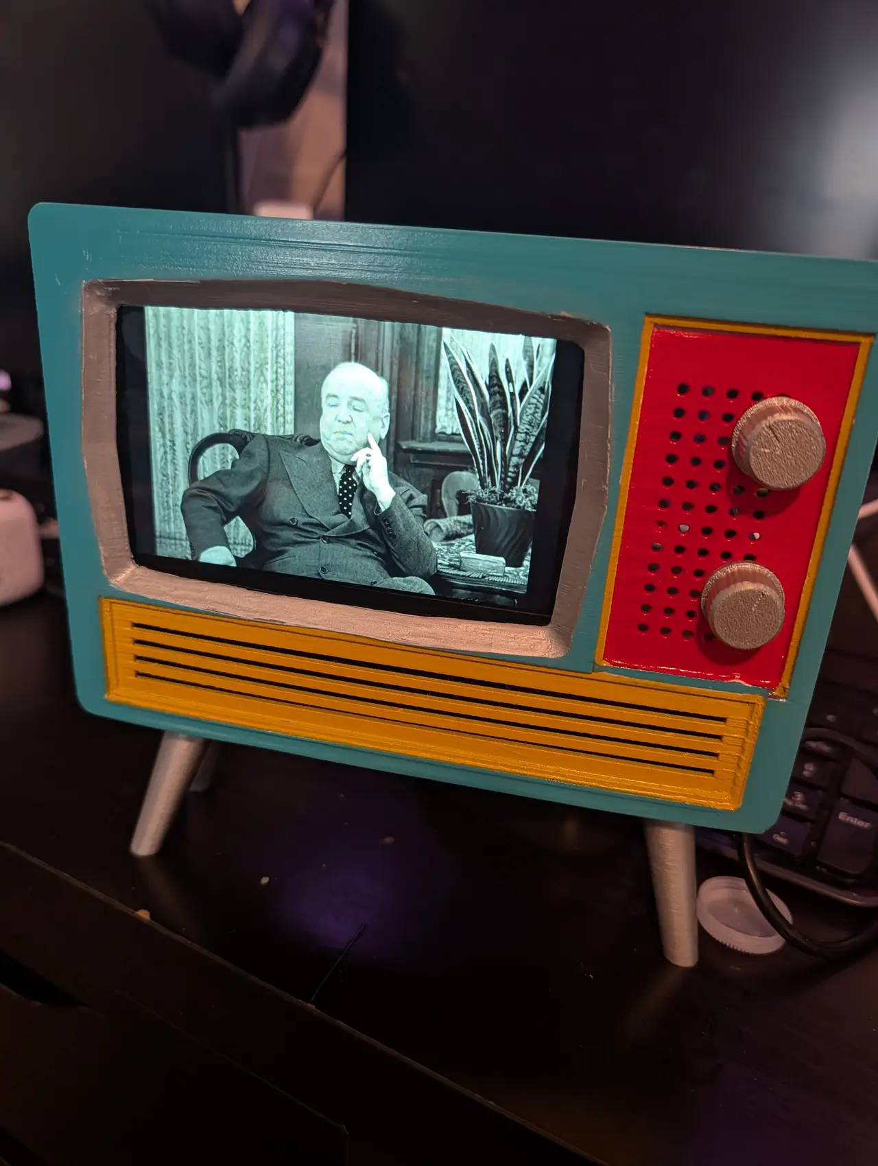 Retro TV - Fits Hosyond 5 inch IPS DSI Display Raspberry pi 5 — modelo 3D