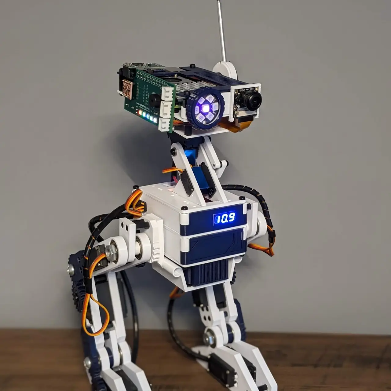Bipedal Companion Robot (Open Source, 3D Printable) — modelo 3D