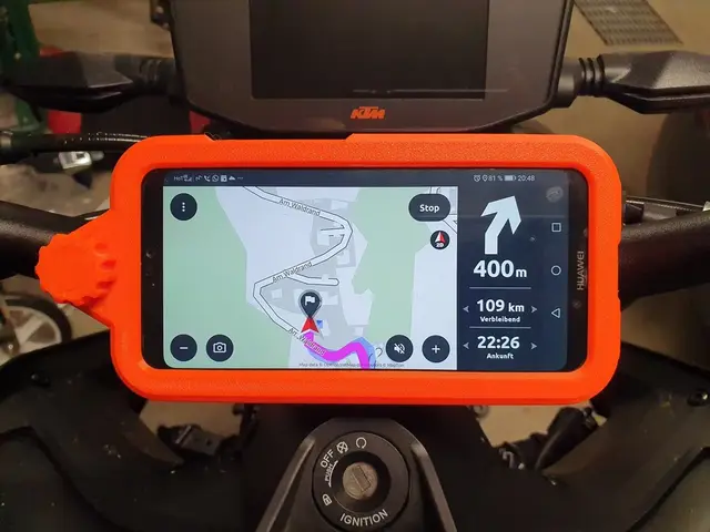 Cell phone mount for motorbike — modelo 3D