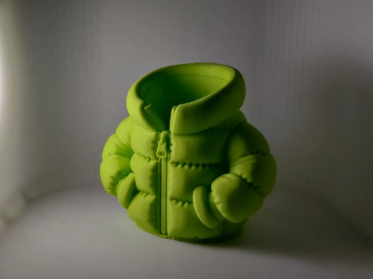 Puffer Jacket Pencil Holder — modelo 3D