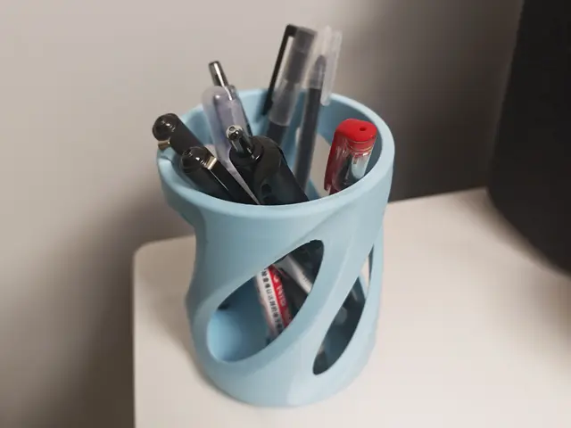 镂空笔筒 — modelo 3D