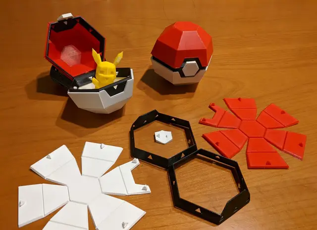 Low Poly Pokeball Foldable Box — modelo 3D