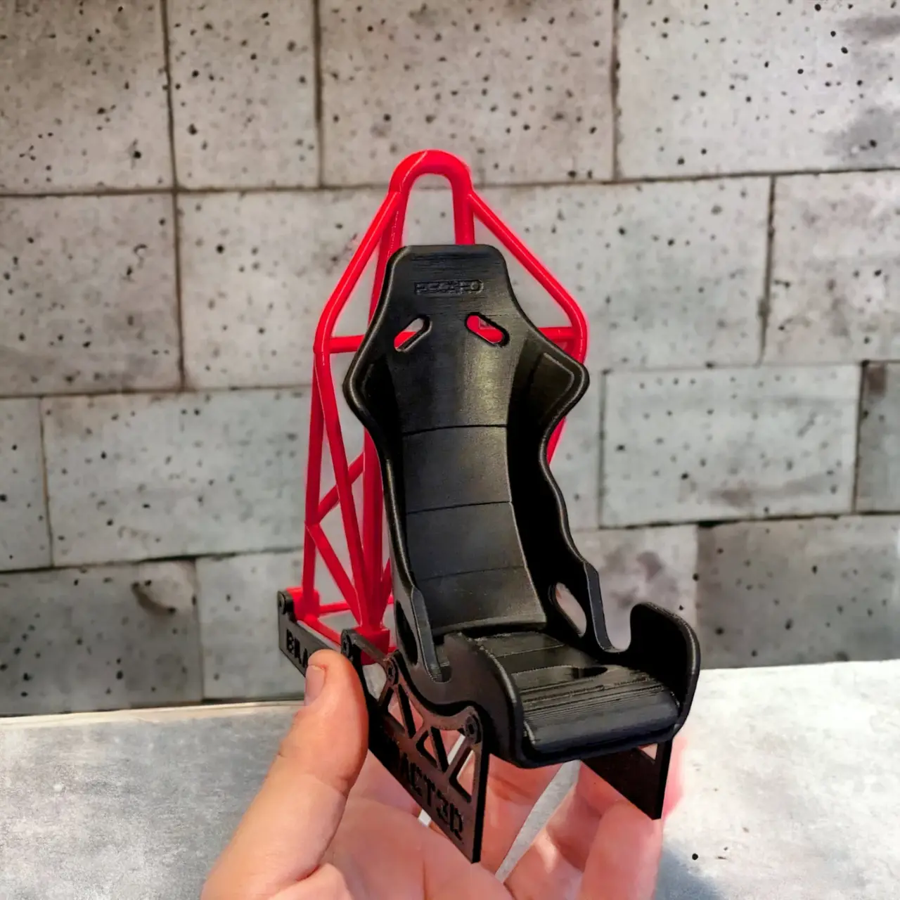 Recaro Racing Seat Phone Holder — modelo 3D