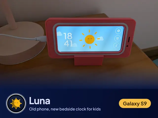 Luna Kids Sleep Clock Case for Galaxy S9 (bedside clock + nightlight) — modelo 3D
