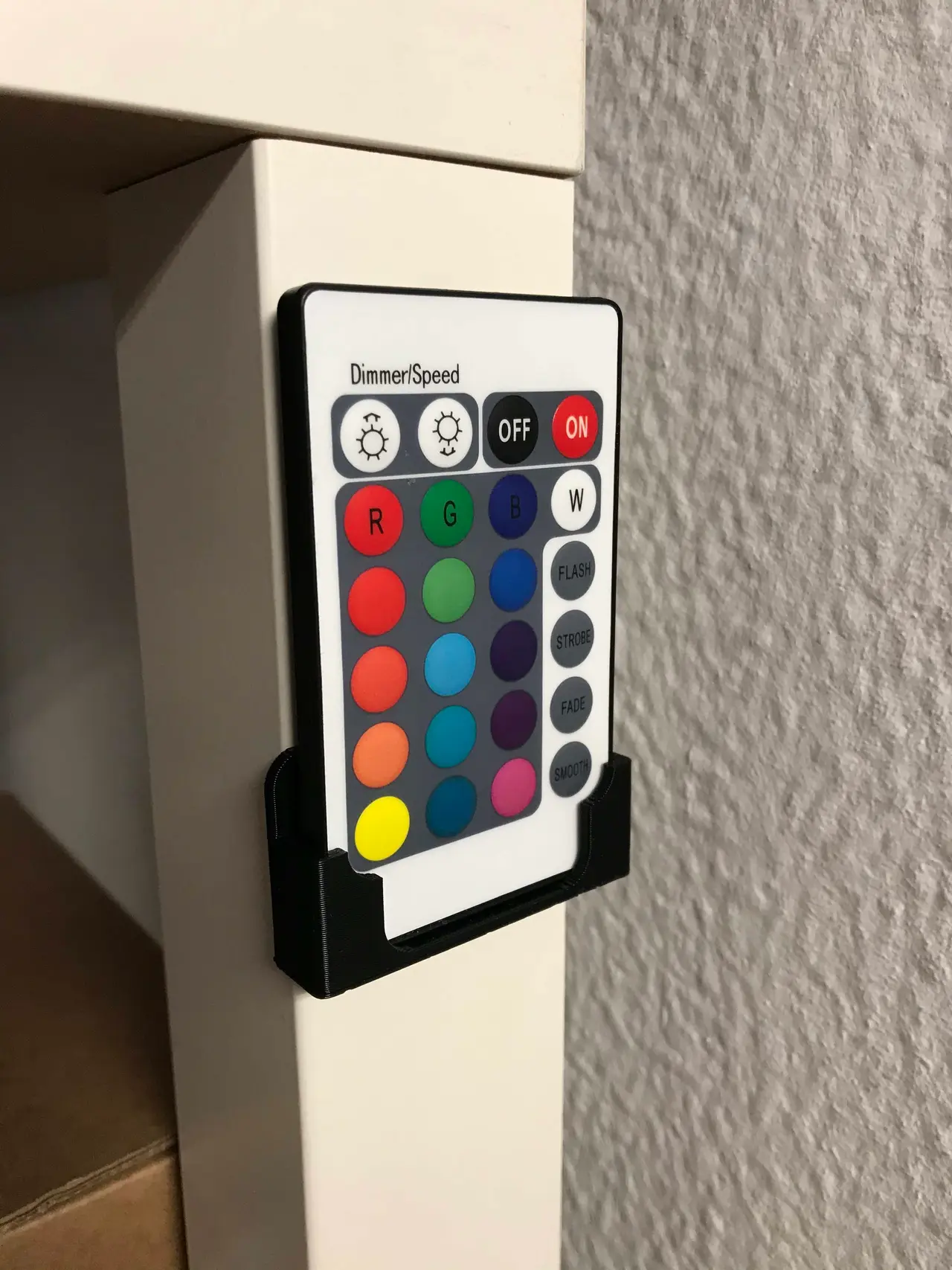 RGB LED Remote Control Holder — modelo 3D
