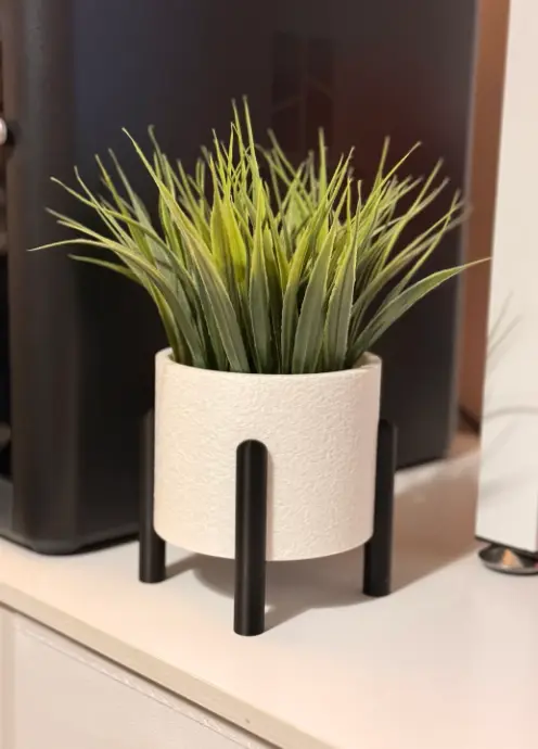 Modern Raised Textured Plant Pot & Stand — modelo 3D
