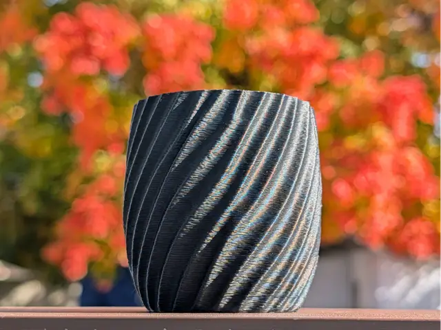 Spiral Fluted Planter – Modern Textured Plant Pot — modelo 3D