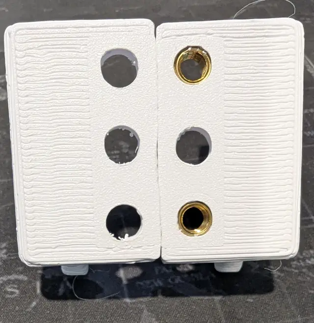 Labrax Frame Corners W/ Brass Inserts — modelo 3D