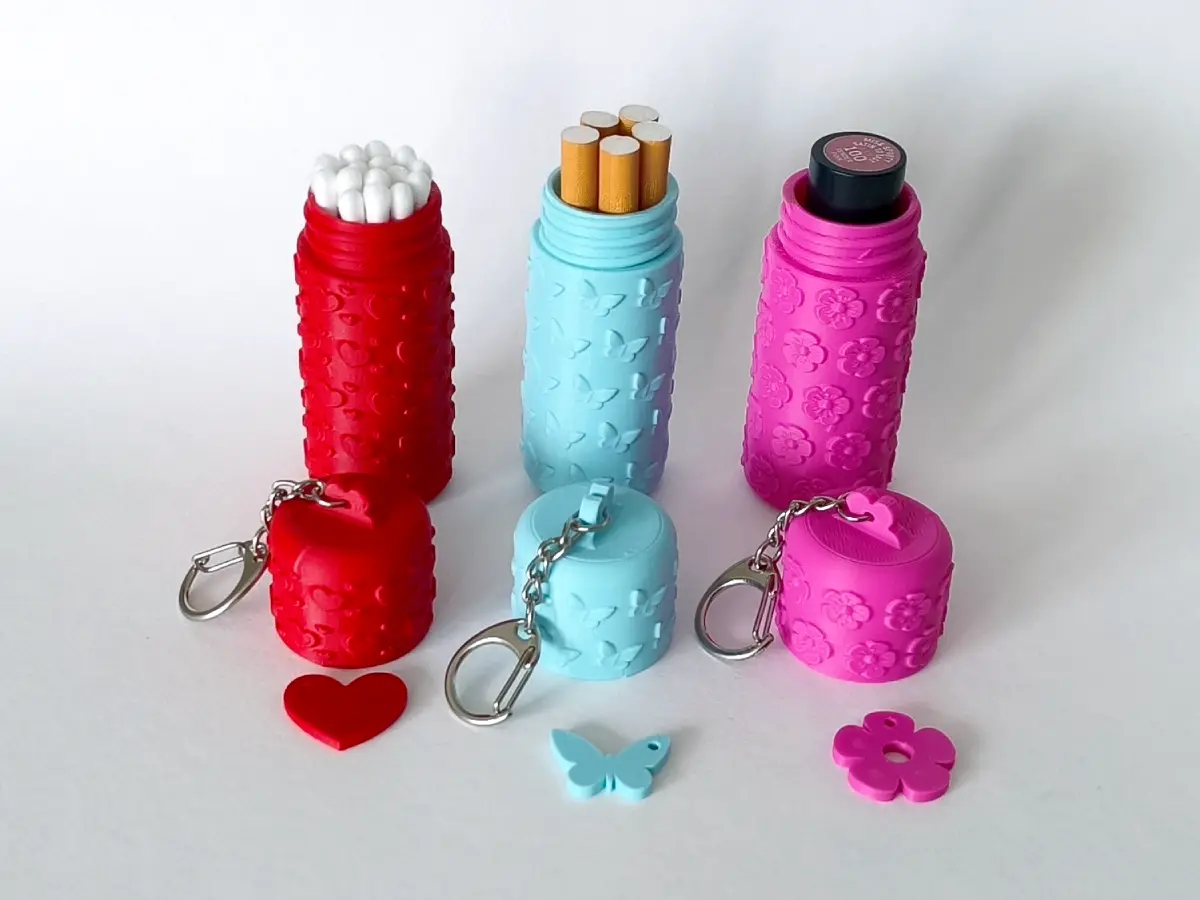 Lipstick case with ornament - keychain — modelo 3D
