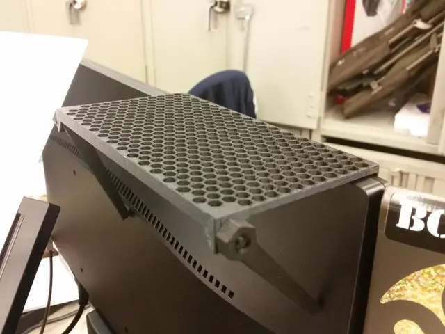 Monitor Shelf — modelo 3D