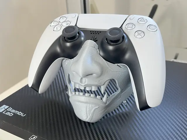 Yotei Ghost Controller Holder- PS5 — modelo 3D