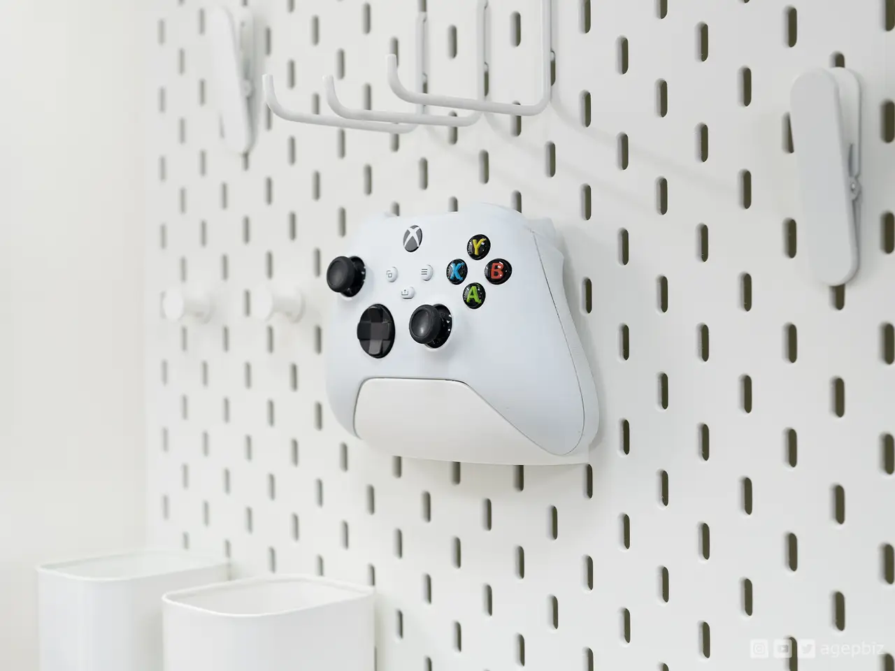 Xbox Controller Stand for IKEA SKÅDIS Pegboard — modelo 3D