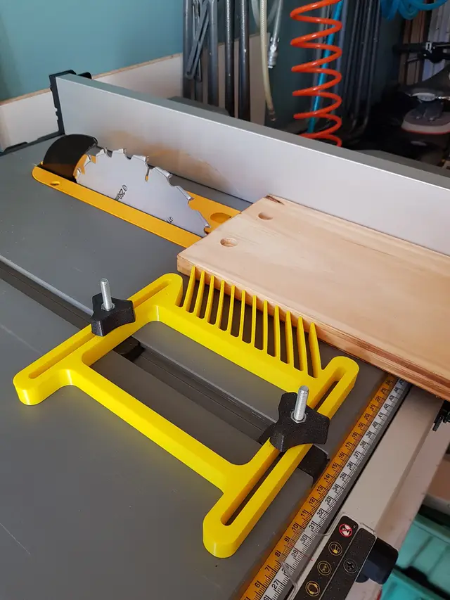 Featherboard for table saw — modelo 3D