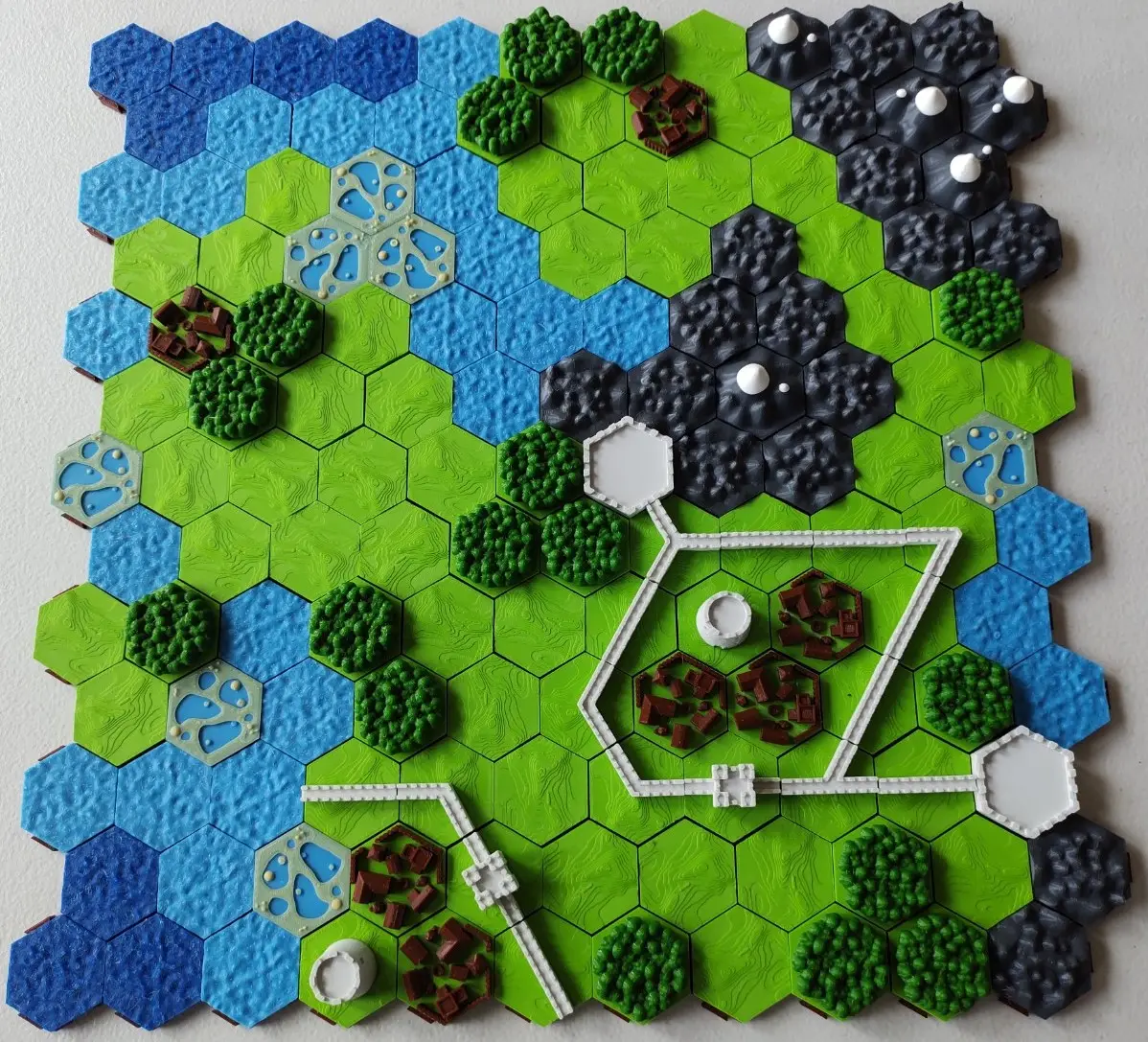 Manu Militari - Base set (hexagonal terrain tiles system and complementary game rules) — modelo 3D