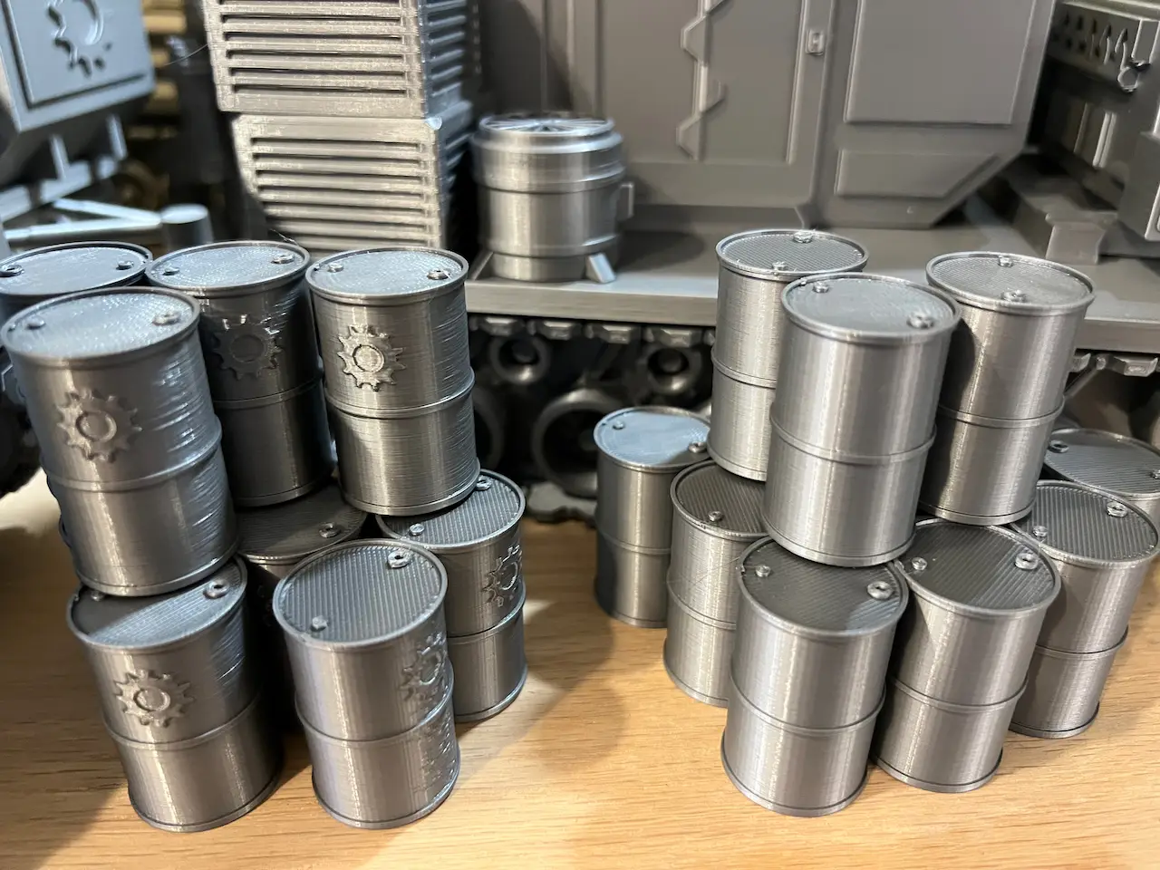 Barrels and Barrels with "Gear" logo — modelo 3D