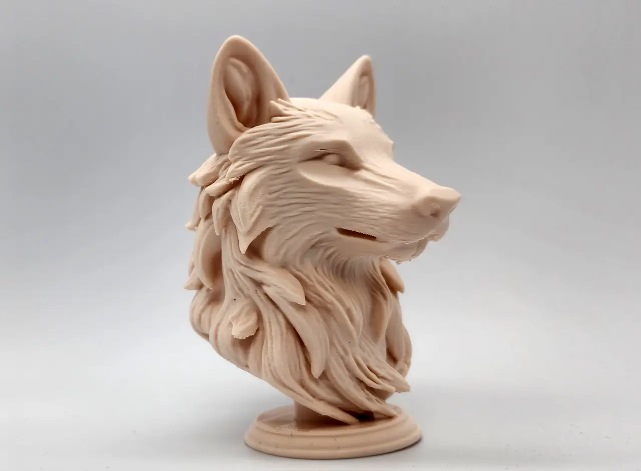 Wolf Bust on Pedestal — modelo 3D