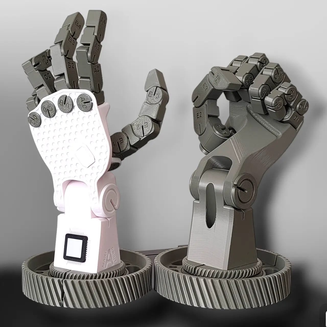 Poseable Robot Hand (Left Hand) (PLA) — modelo 3D