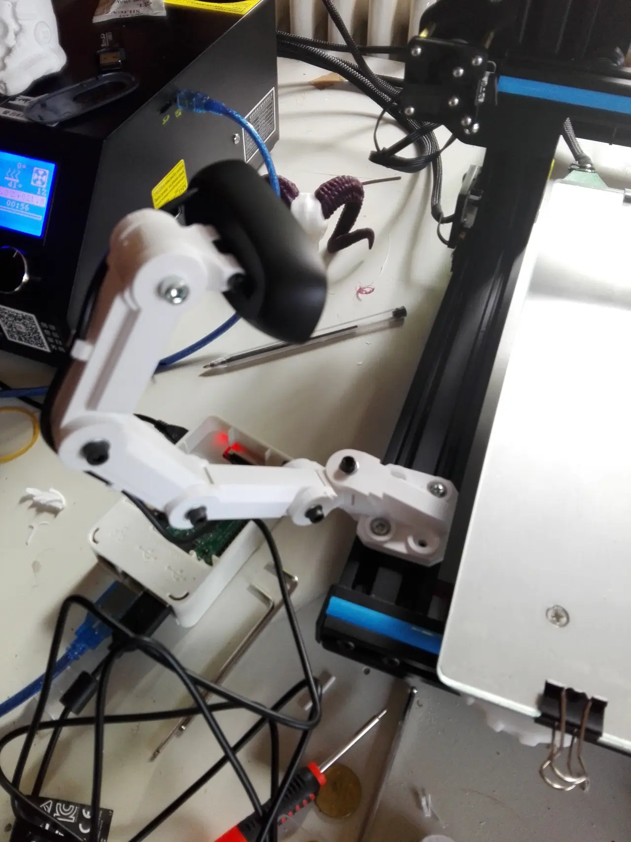 T-slot V-slot Universal camera mount :CR10, tevo tornado, ender 3 logitech c270 c920, picamera, gopro, action camera , prusa mk3, others UPDATE14/08 — modelo 3D