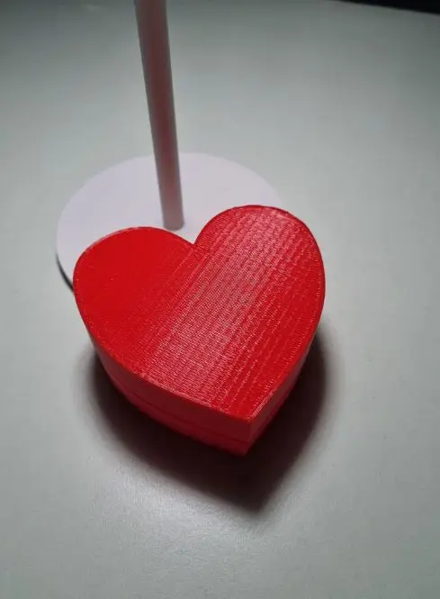 Caja con forma de corazon — modelo 3D