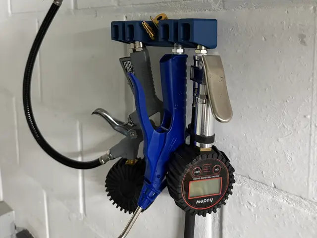 Small airtool holder — modelo 3D