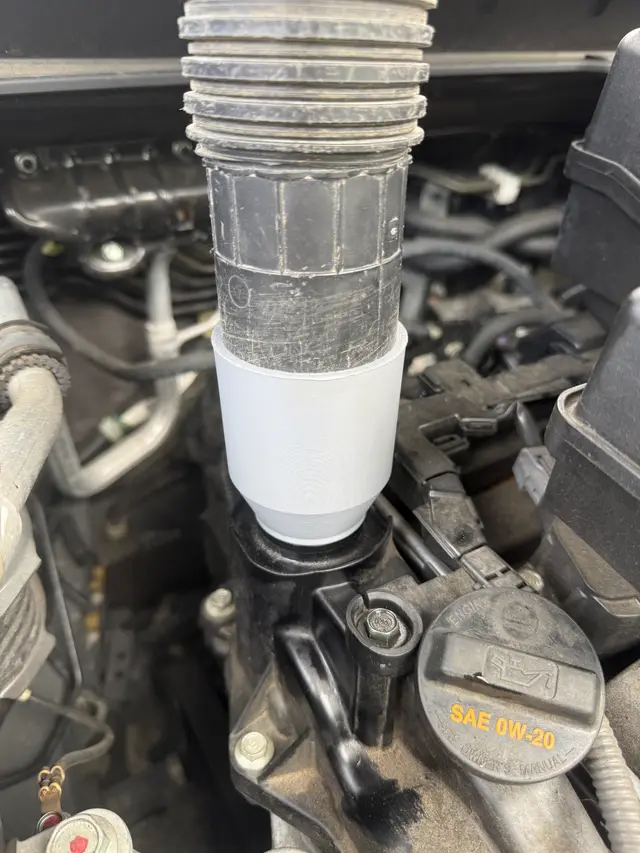 Shop Vacuum Adapter for Honda and Acura Oil Changes — modelo 3D