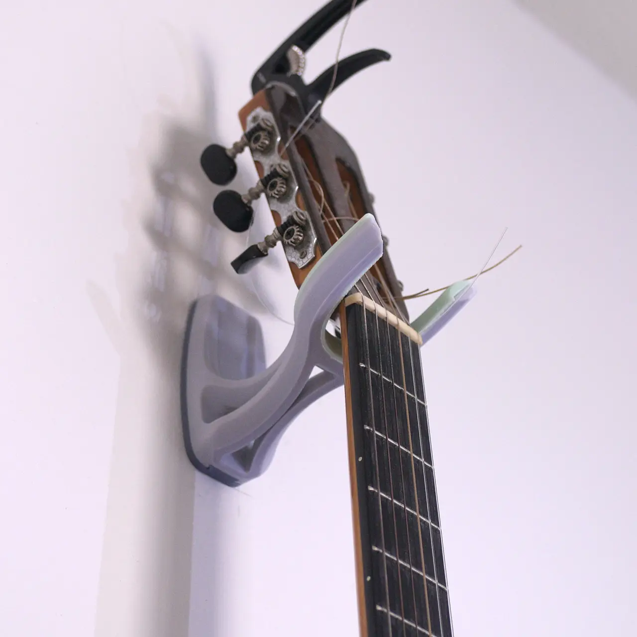 Guitar Wall Mount Hanger with Flexible Top — modelo 3D