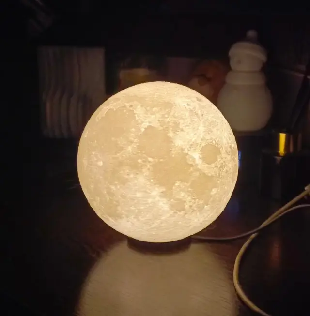 Easy to print Moon lamp — modelo 3D