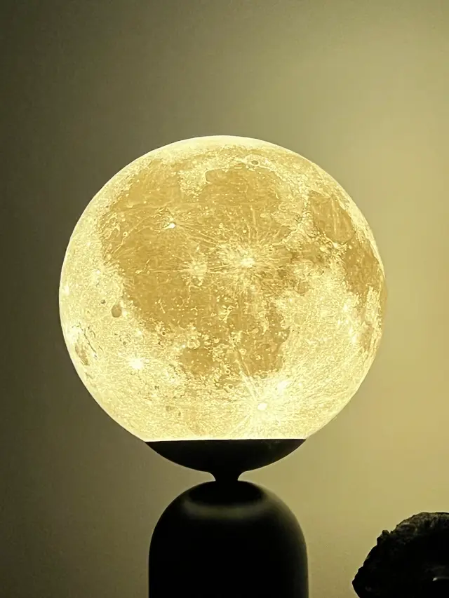 Lithophane Moon — modelo 3D