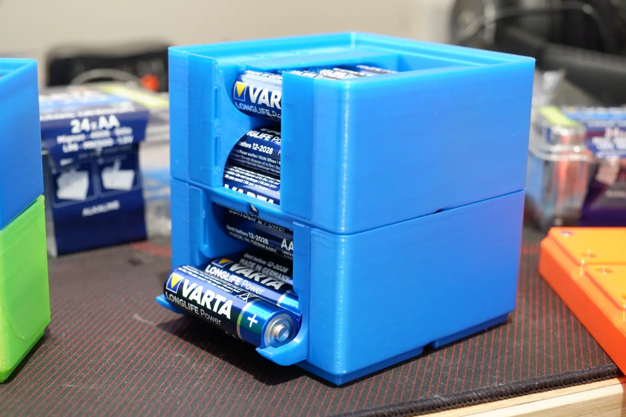 Gridfinity magnet stackable battery dispenser — modelo 3D
