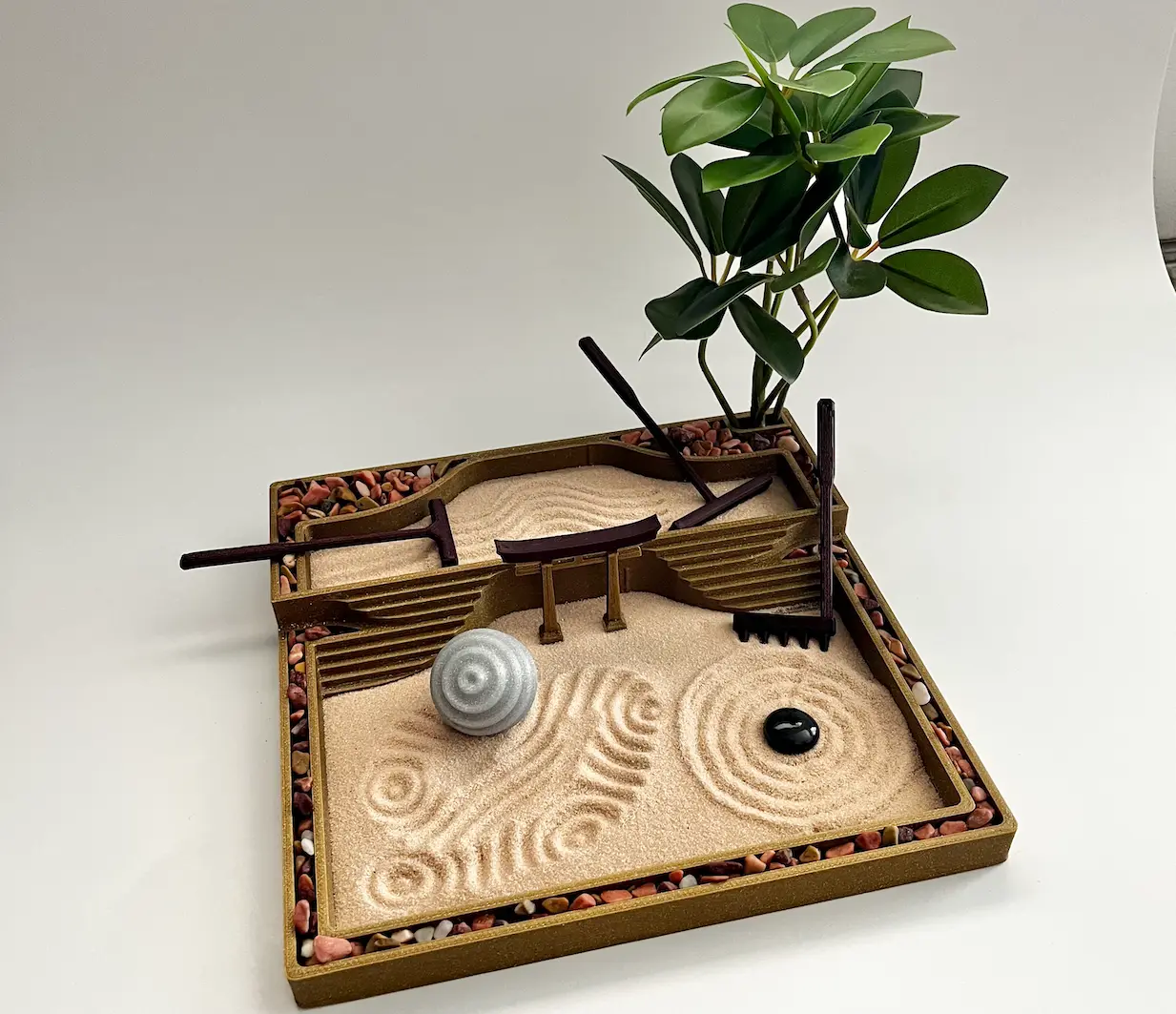 Two-Tiered Desktop Zen Garden with Tools and Decor — modelo 3D