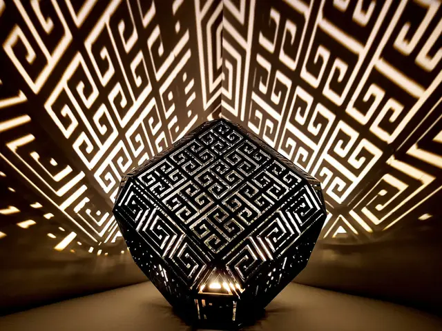 Greek Meander Lamp — modelo 3D