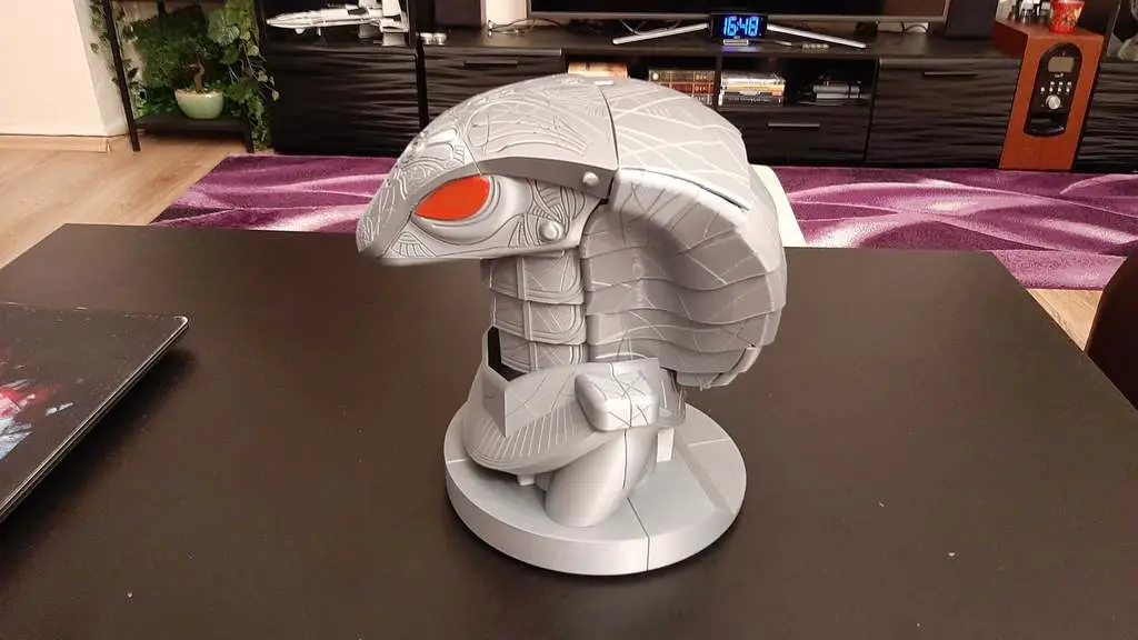 Retractable Apophis Serpent Helmet from Stargate — modelo 3D