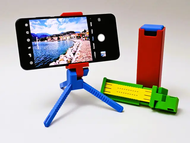 Compact Smartphone Tripod — modelo 3D