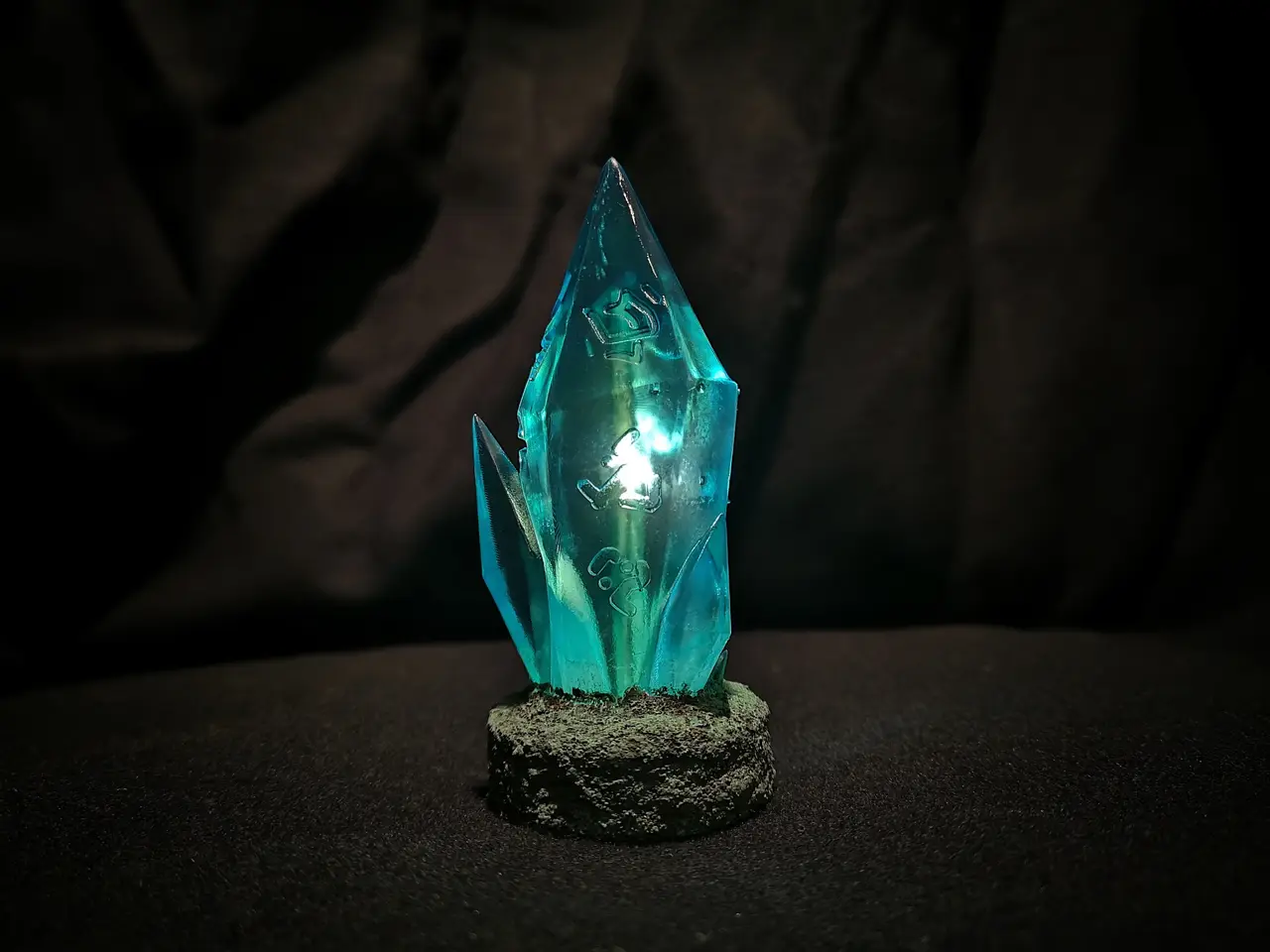 Lighted Rune Stone / Crystal — modelo 3D