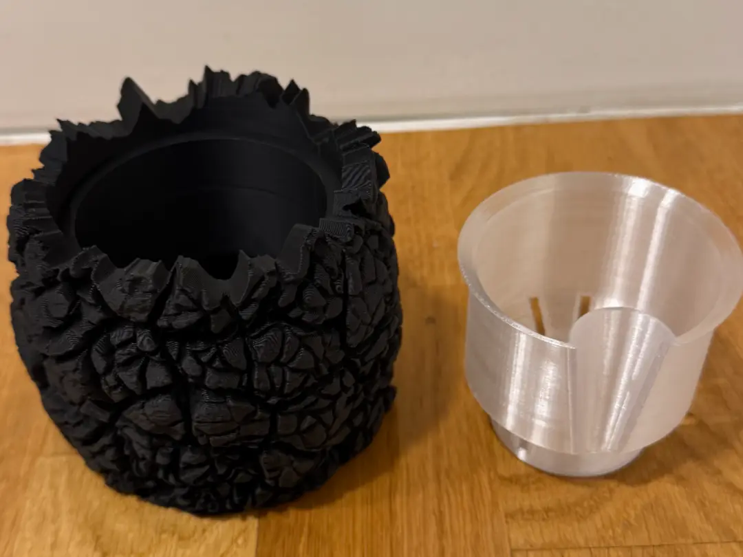 Volcanic Crackle Planter Self-Watering Insert — modelo 3D