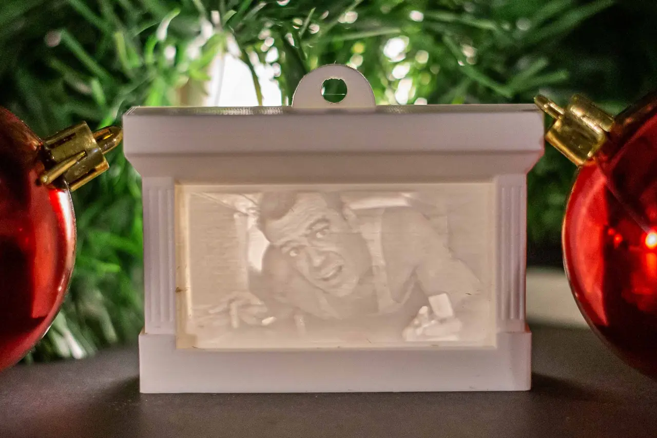 Die Hard Fireplace Christmas Ornament — modelo 3D