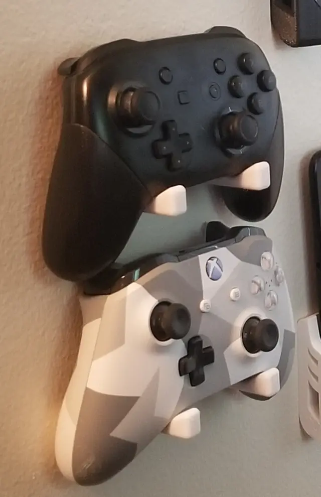 Controller Mount (Switch/Xbox/PS4/+) - No supports/one piece — modelo 3D