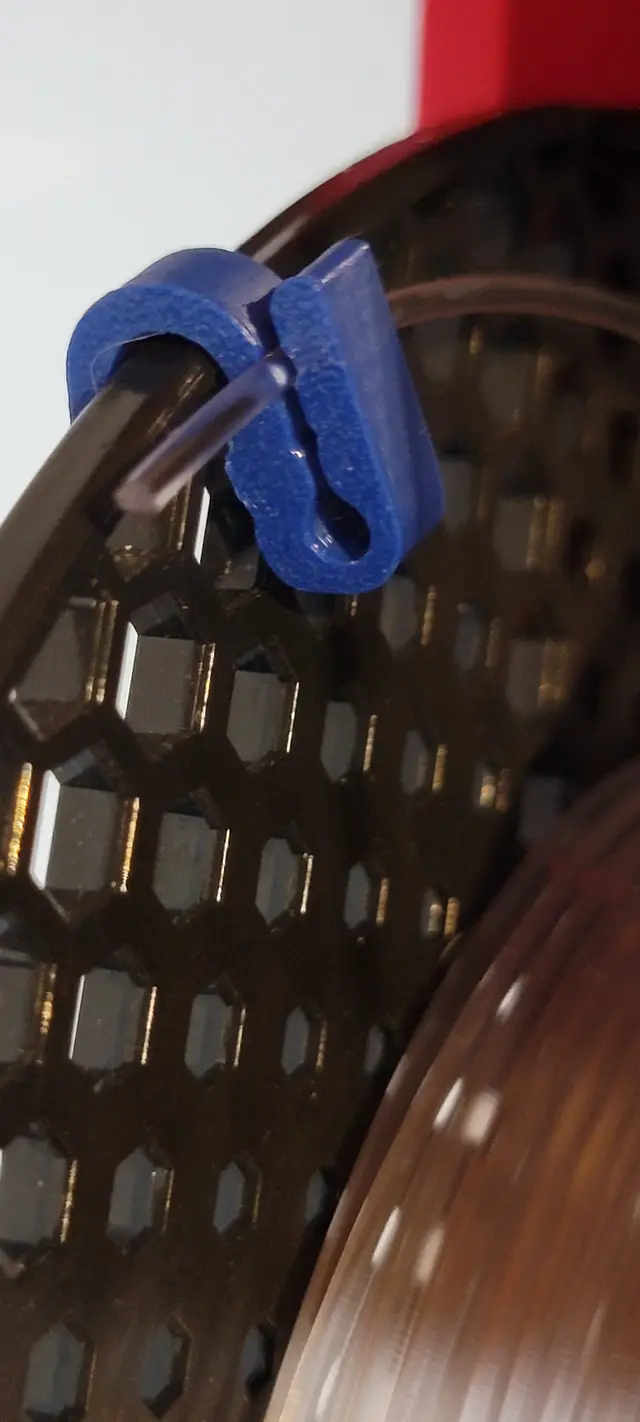 Simple Universal Filament Clip V2+ {NEW 2024 VERSION} — modelo 3D